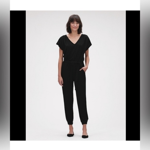 NWT GAP Softspun V Neck Tie Waist Jumpsuit - Picture 1 of 1